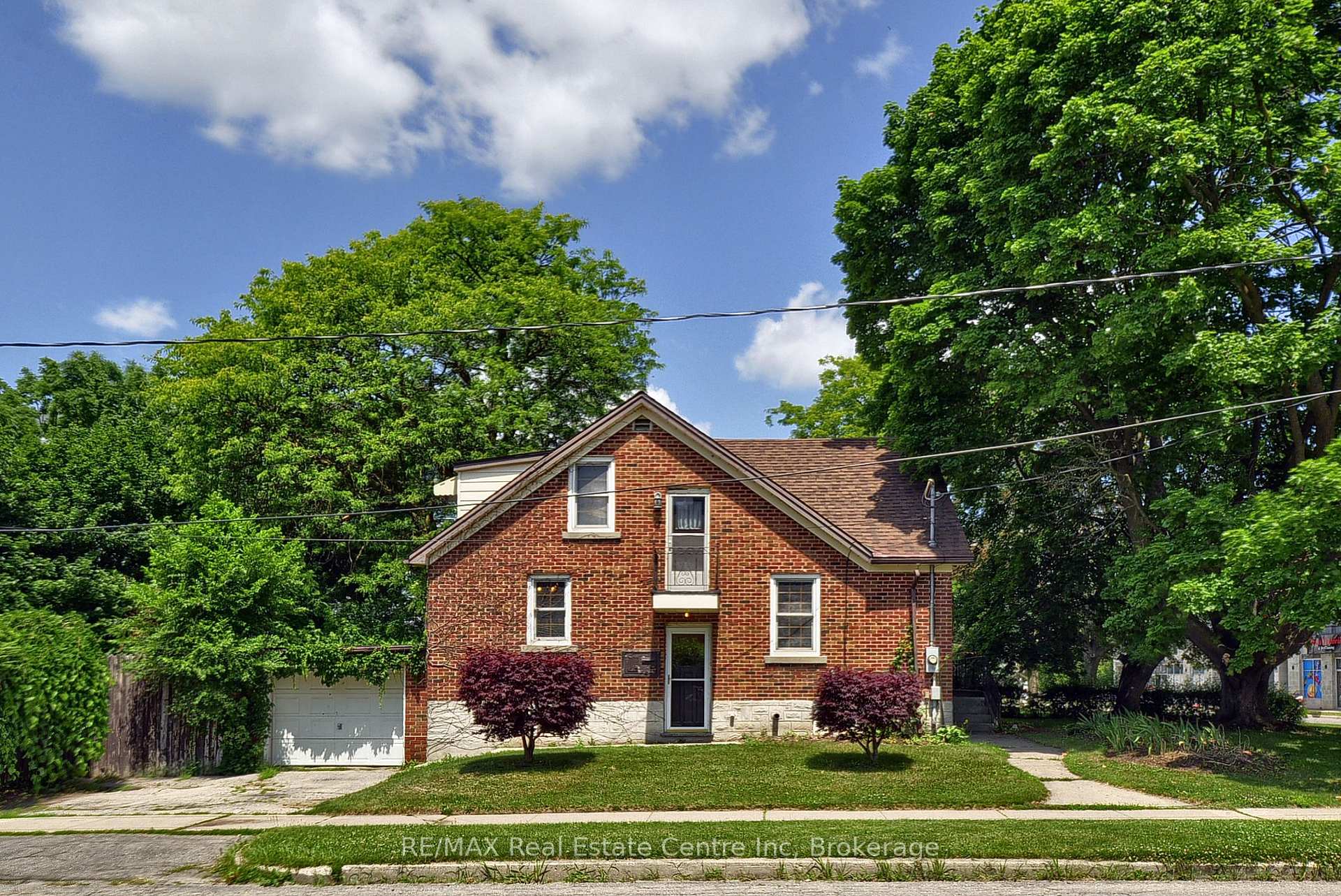 285 Albert Street W, Waterloo, ON N2L 3T9