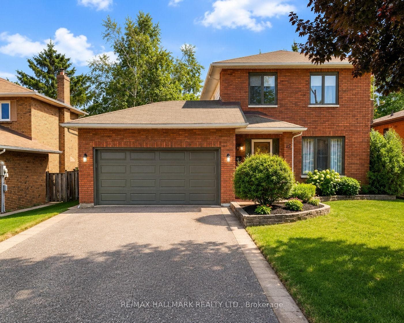 15 Byron Crescent, Barrie, ON L4N 6G6