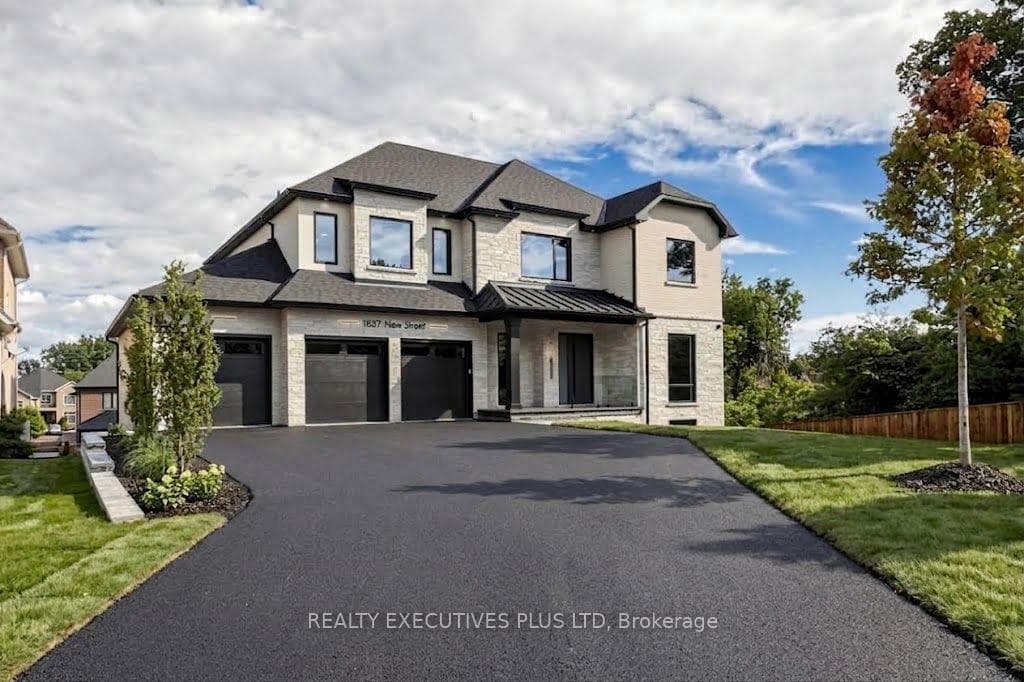 1837 New Street, Pickering, ON L1V 3L9