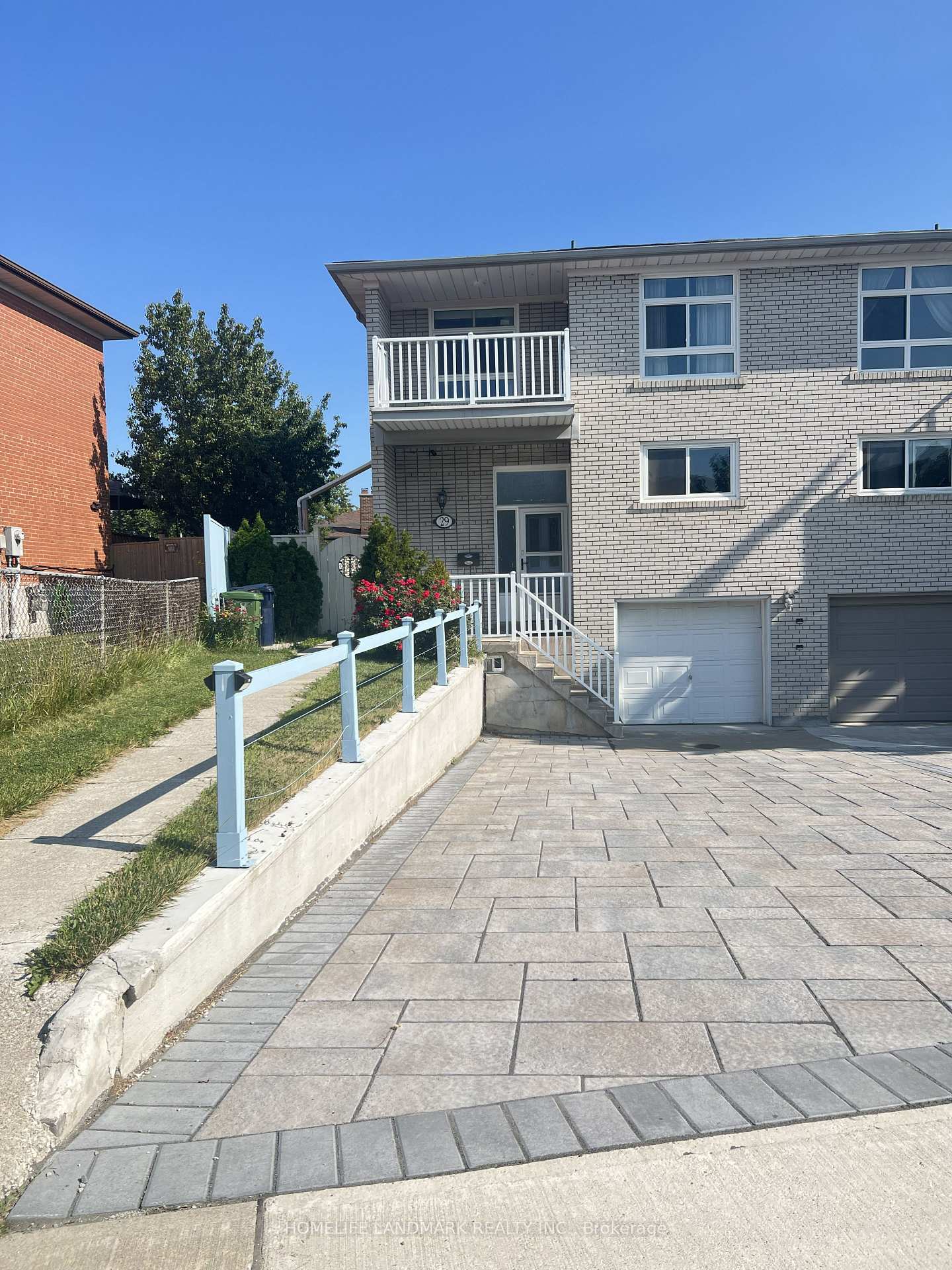 29 Tillplain Road, Toronto, ON M3H 5R1