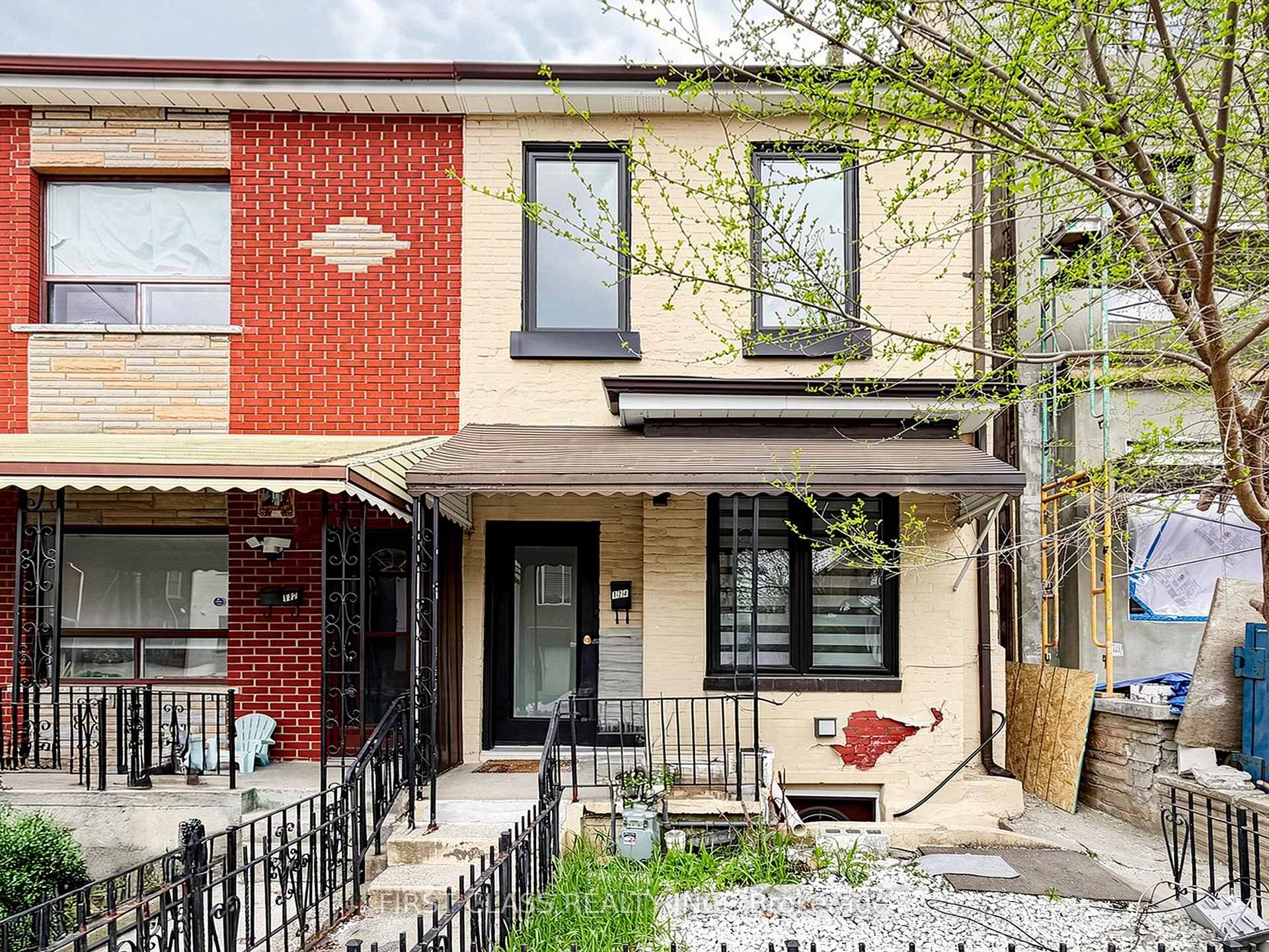 174 Manning Avenue, Toronto, ON M6J 2K5