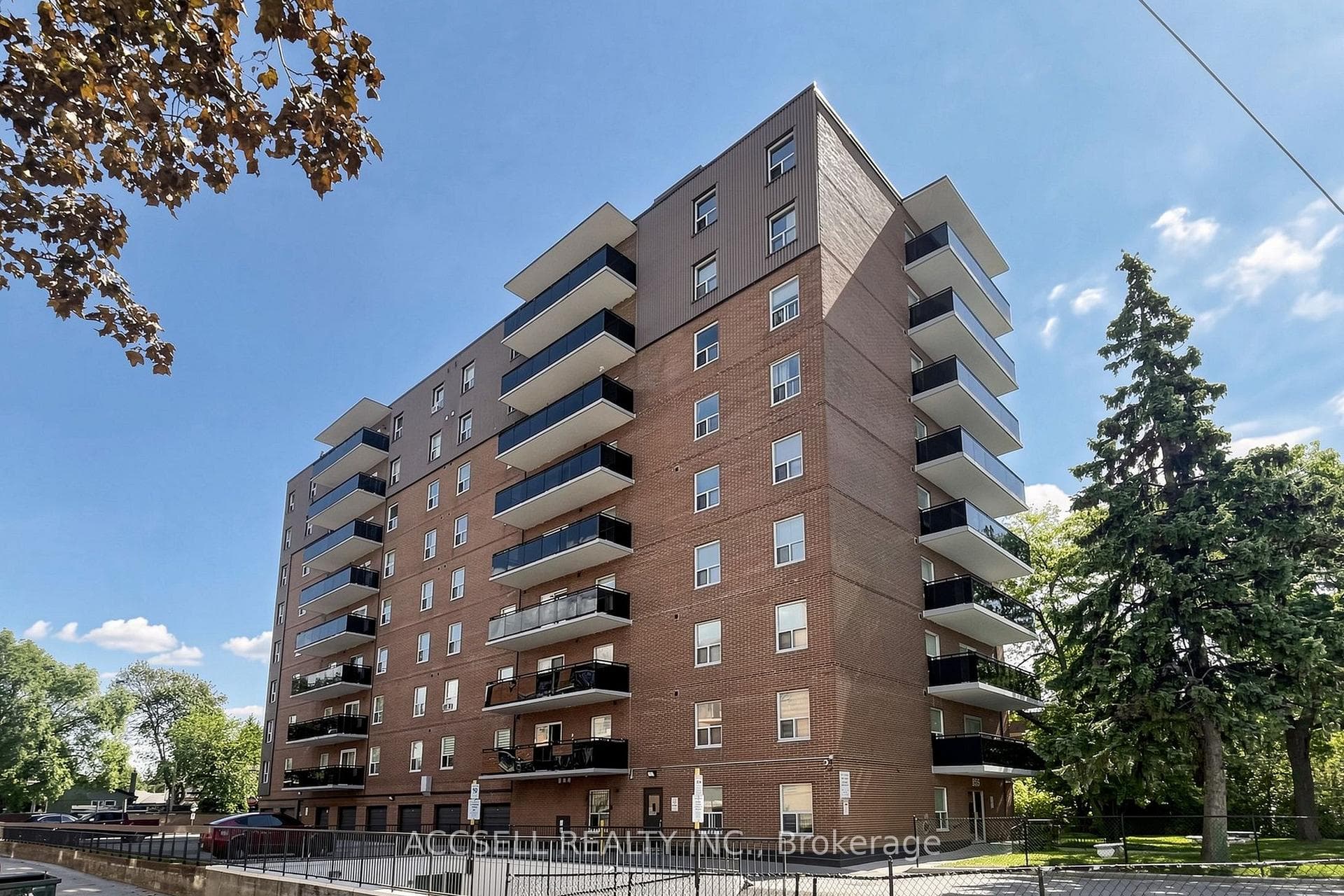 855 Kennedy Road 901, Toronto, ON M1K 2E3
