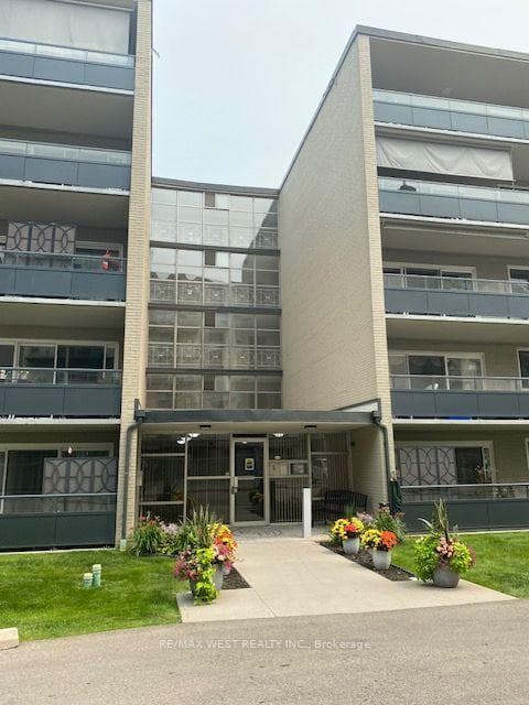 510 Queenston Road 103, Hamilton, ON L8K 1J3