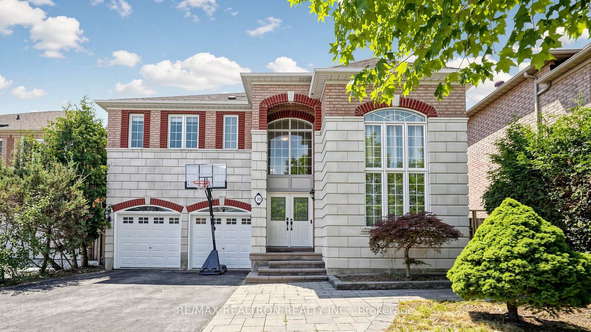10 Fountain Court, Richmond Hill, ON L4S 2K4