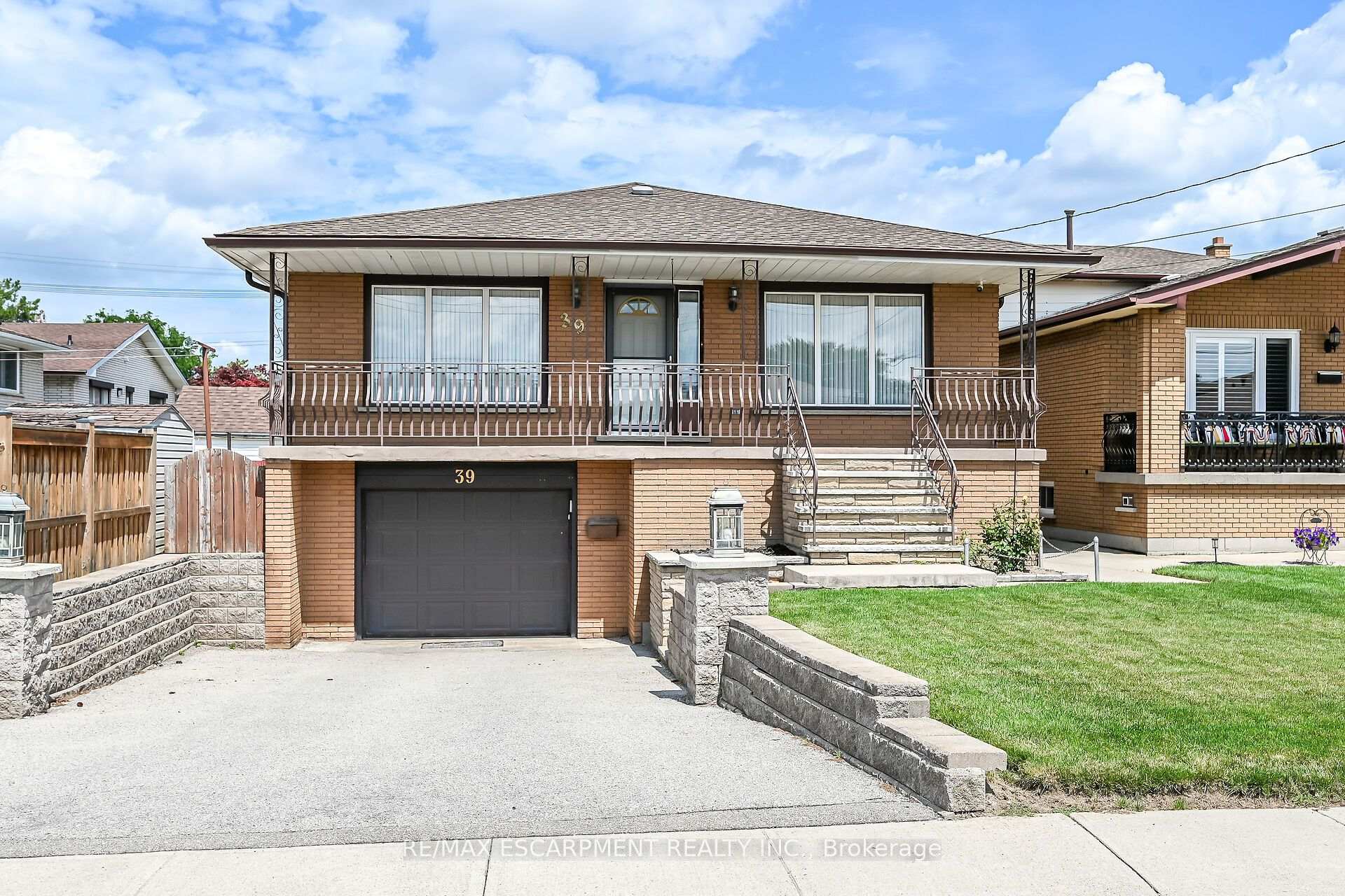 39 Algonquin Court, Hamilton, ON L8T 4T2