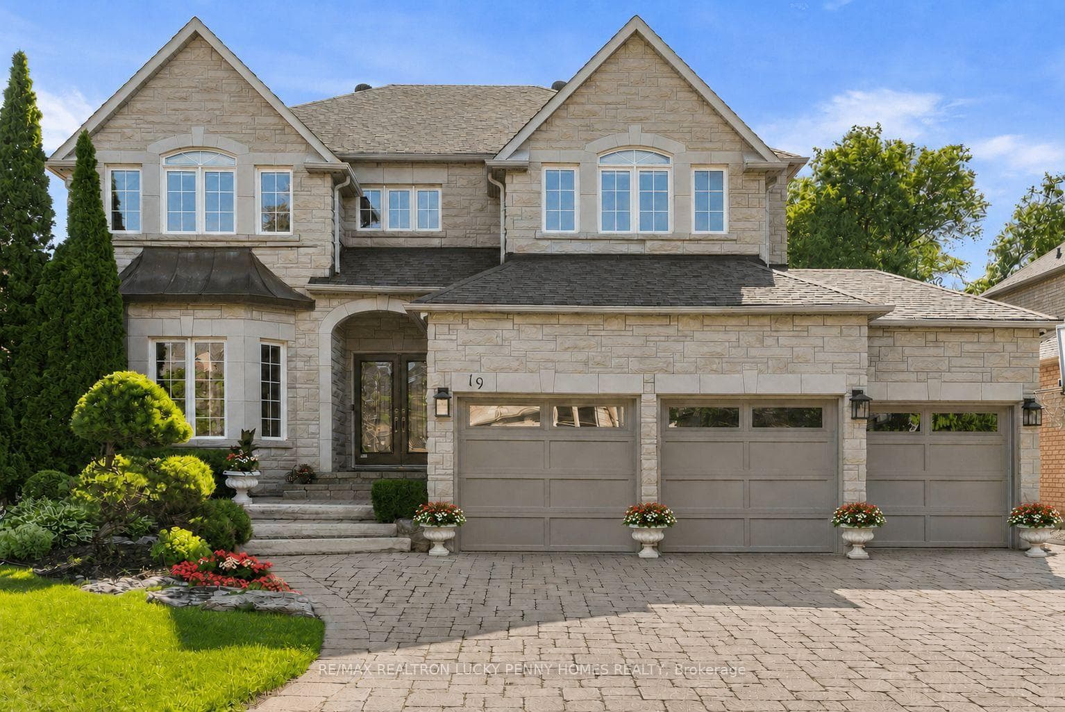 19 Mumberson Court, Markham, ON L6C 1Y4