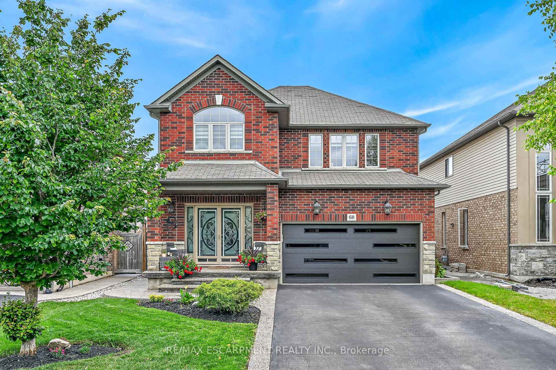 68 GARINGER Crescent, Hamilton, ON L0R 1C0