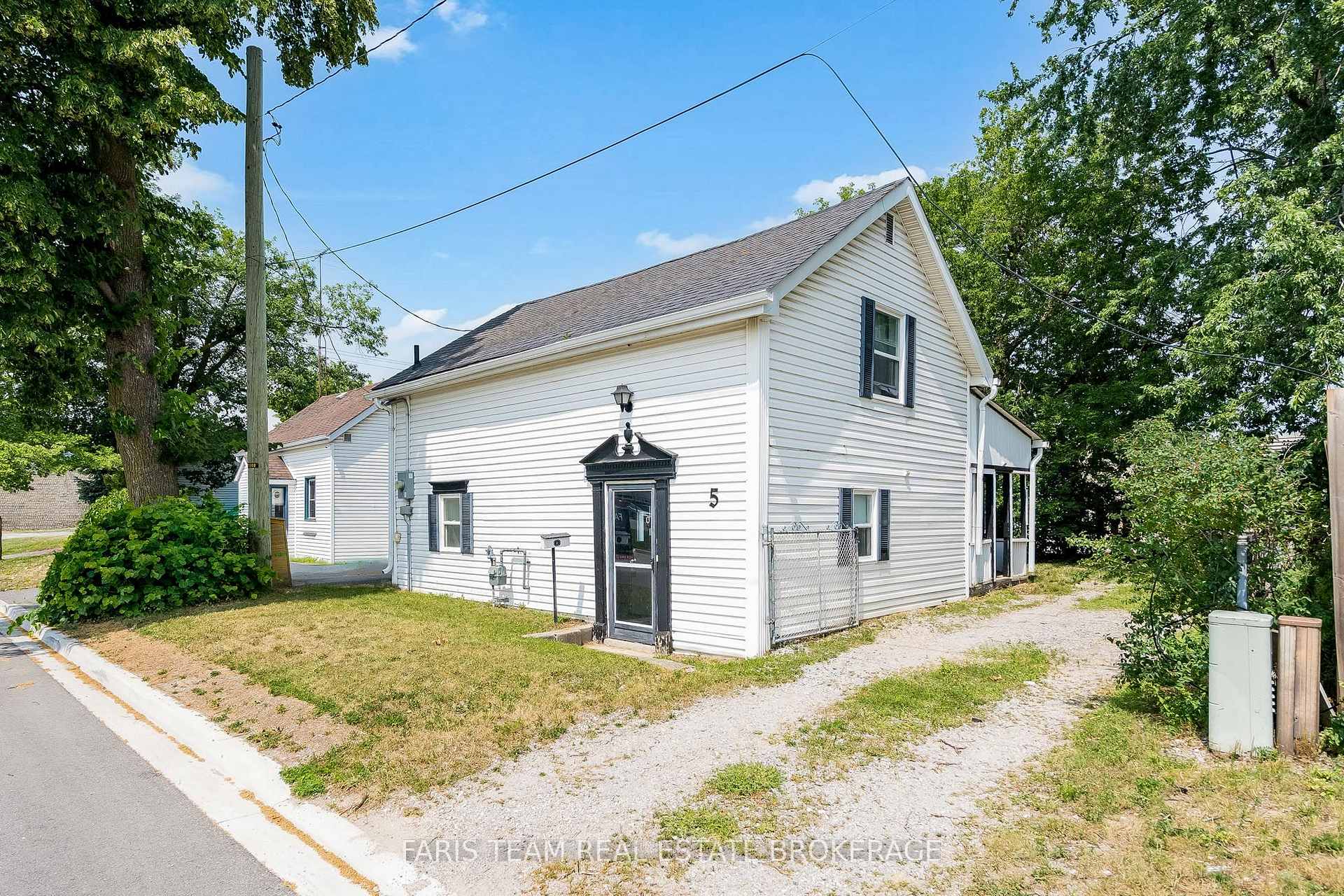 5 Robert Street, Barrie, ON L4N 3H2