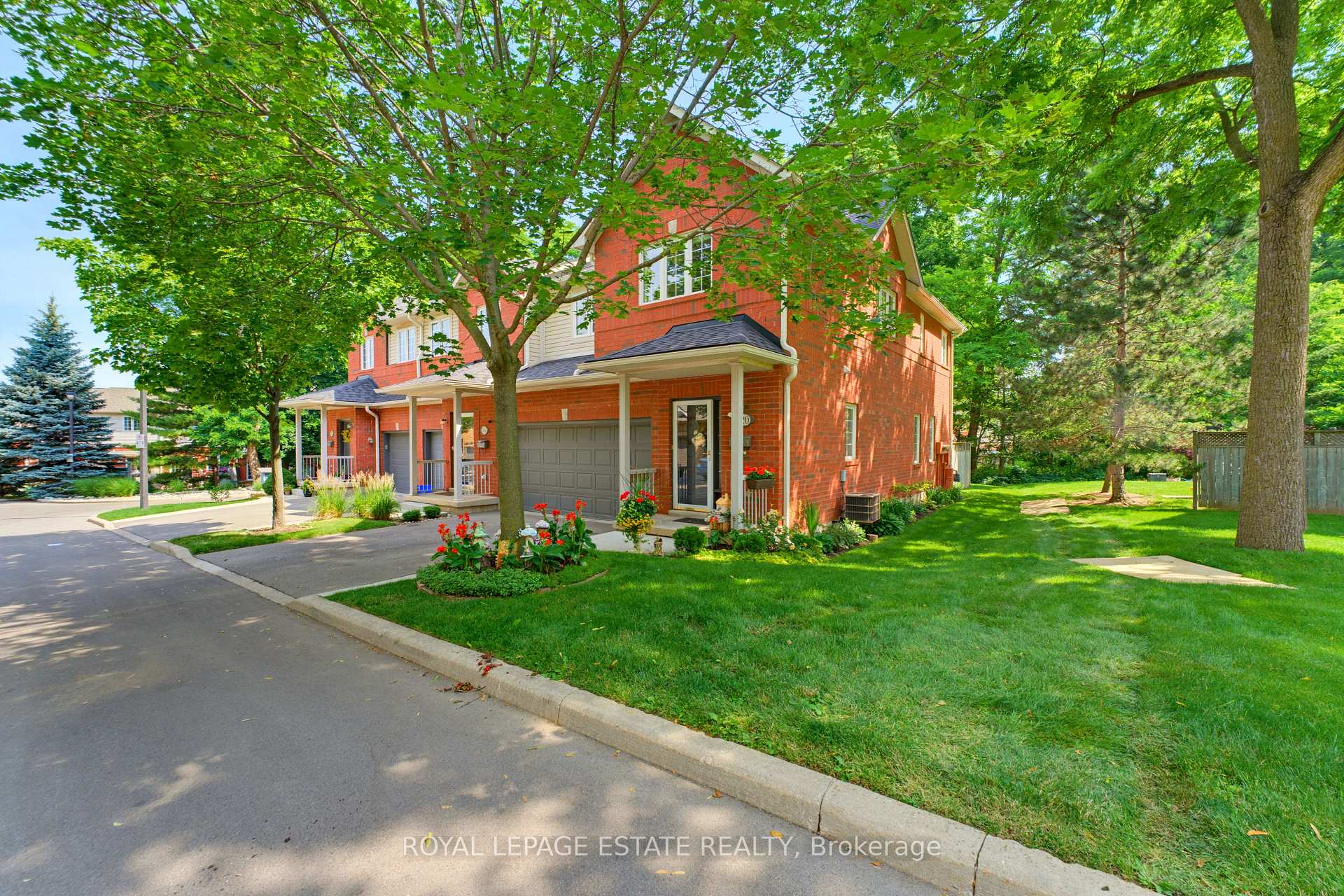 120 Beddoe Drive 20, Hamilton, ON L8P 4Z4