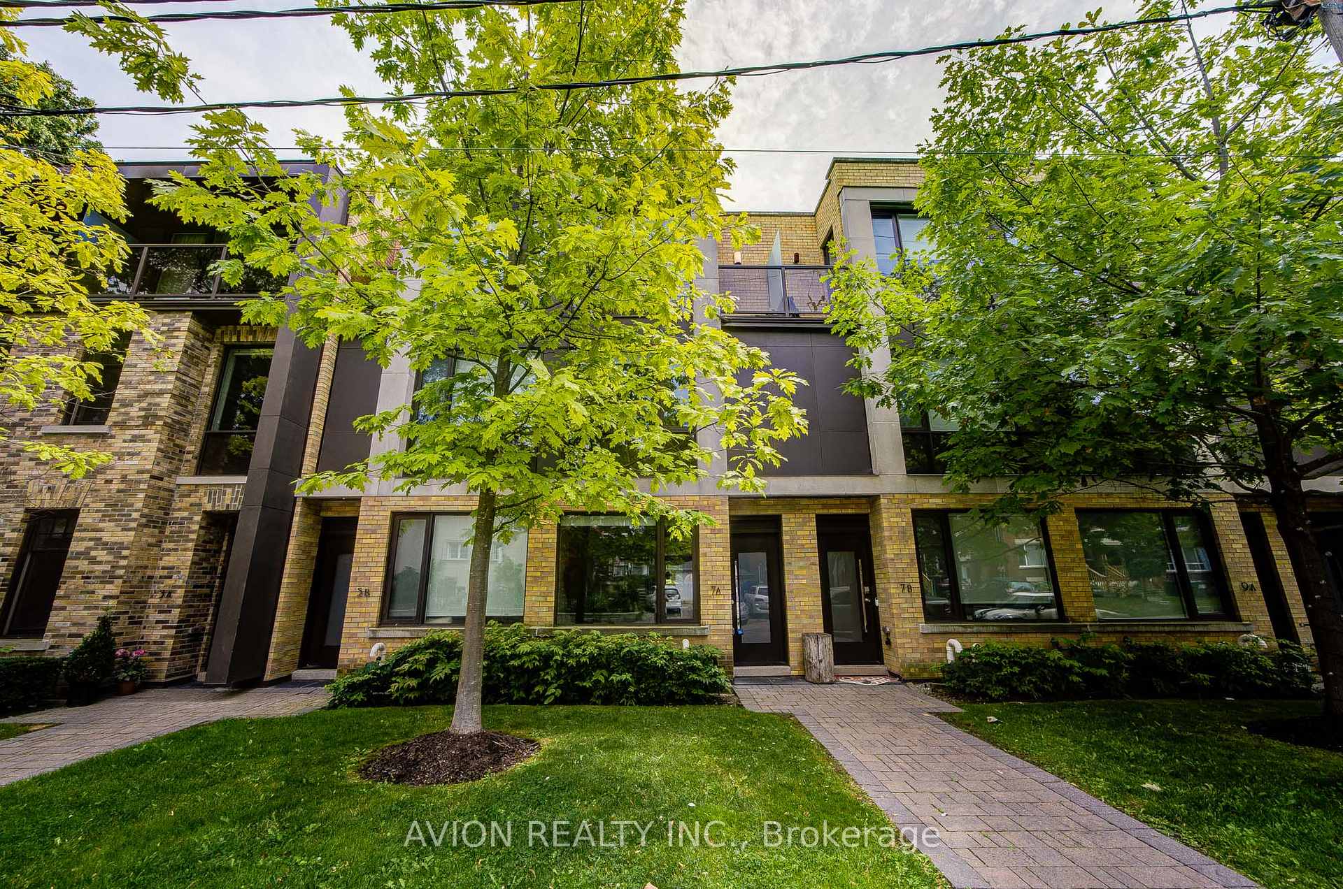 7A Sylvan Avenue, Toronto, ON M6H 0C4