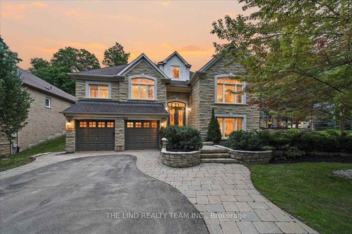 109 Willis Drive, Aurora, ON L4G 7M4