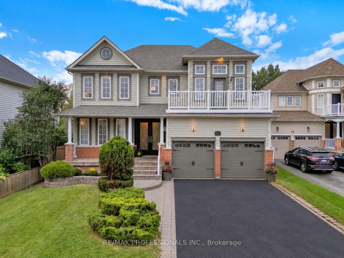 8 Shelter Bay Court, Whitby, ON L1N 9P5