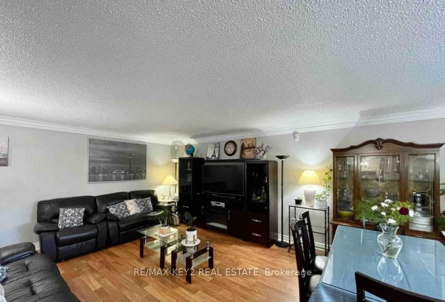 140 Ling Road 88, Toronto, ON M1E 4V9