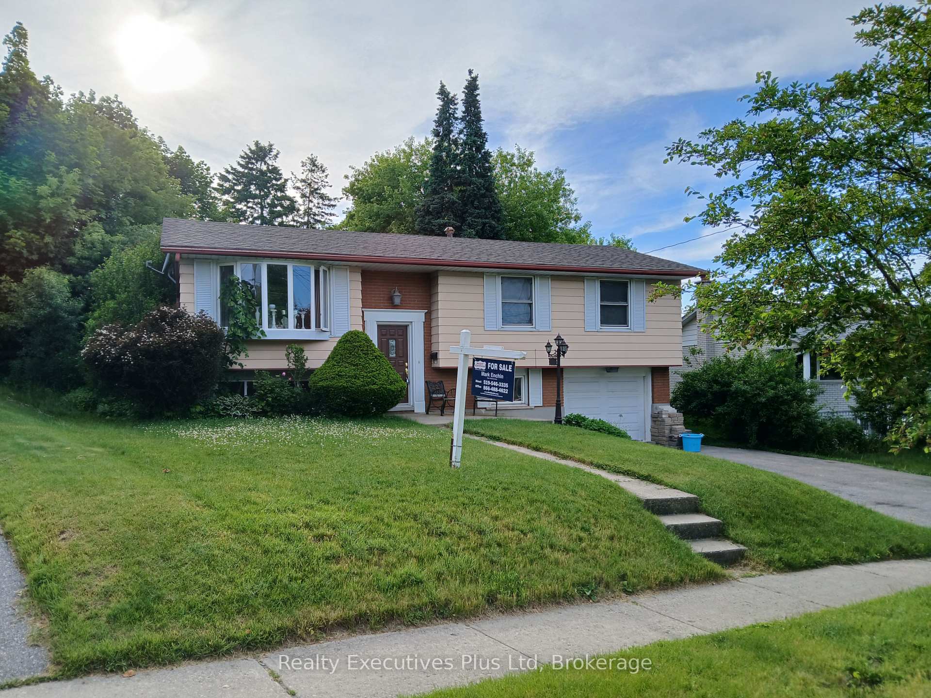 90 Western Avenue, Guelph, ON N1H 6A8