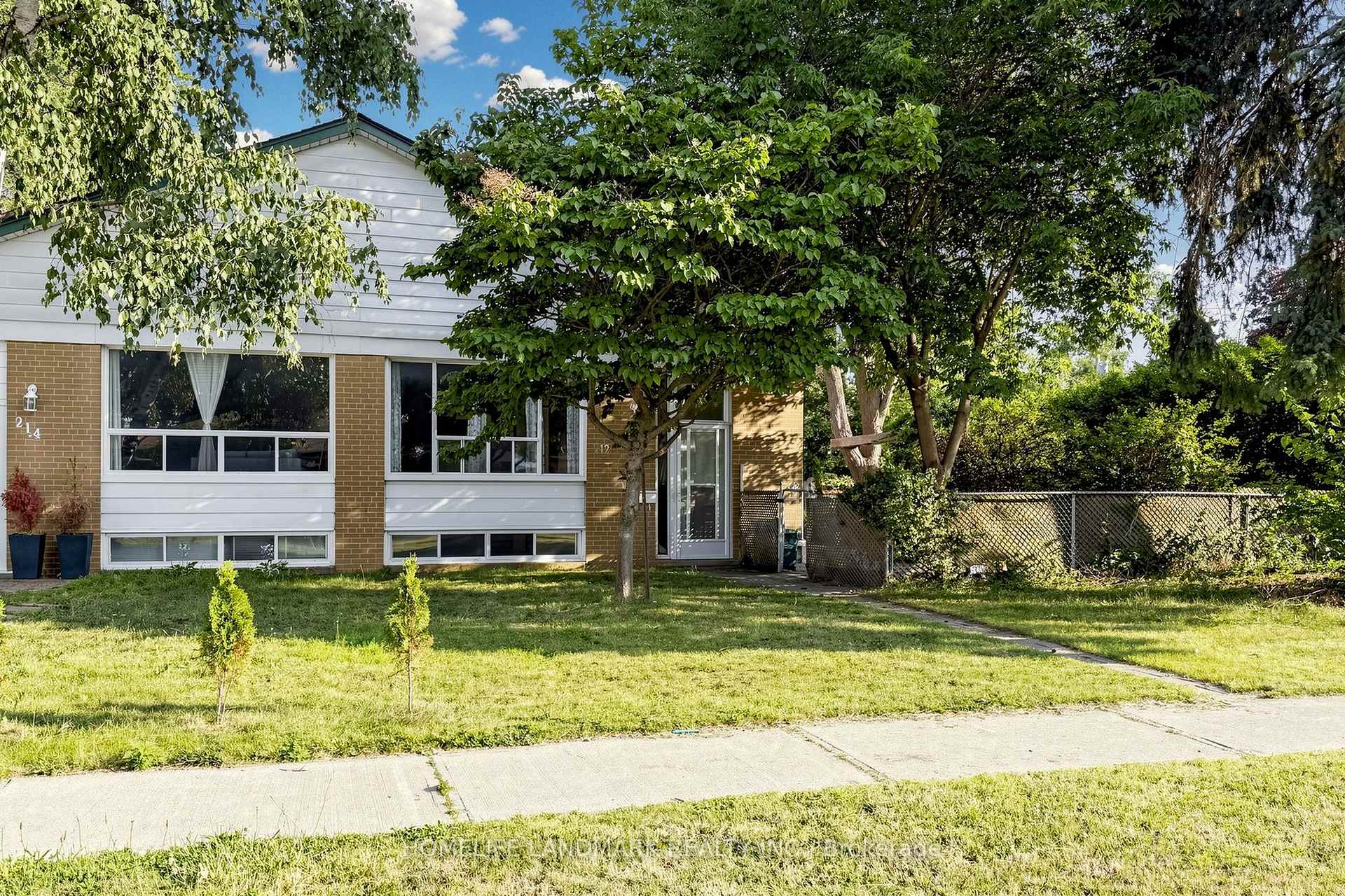 212 Beechy Drive, Richmond Hill, ON L4C 2X7