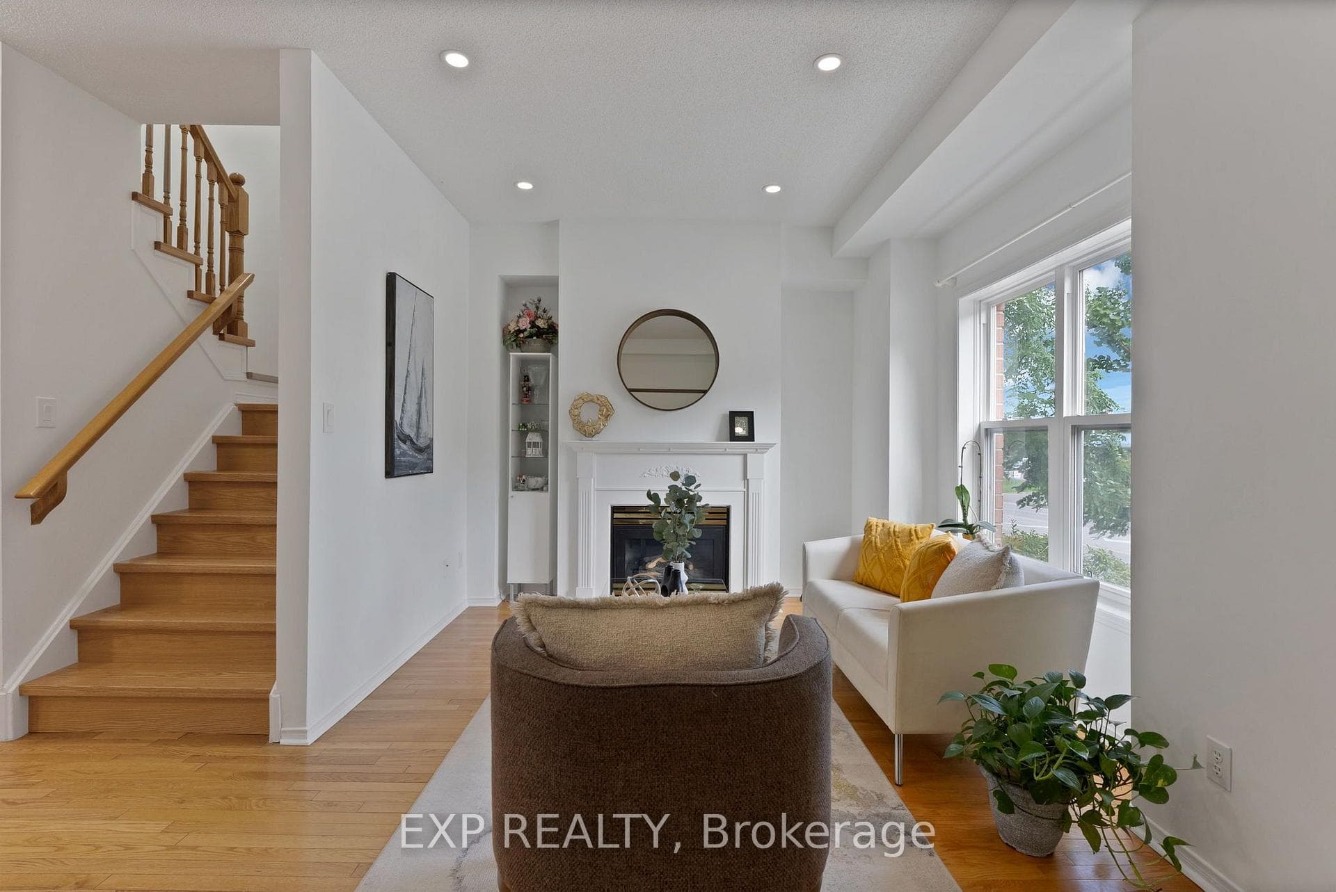 11 Maple Park Way, Markham, ON L6G 1C5