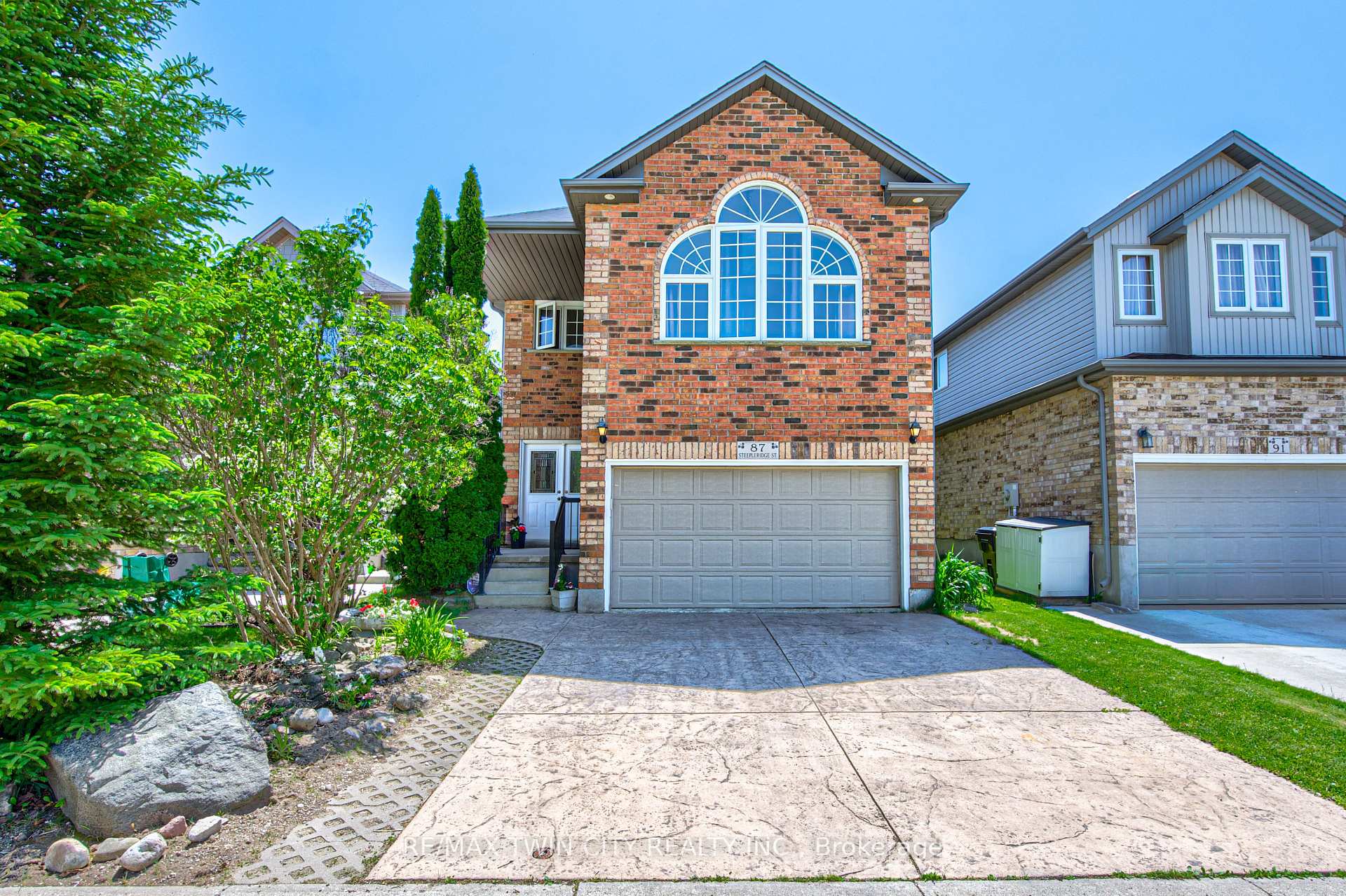 87 Steepleridge Street, Kitchener, ON N2P 2W3