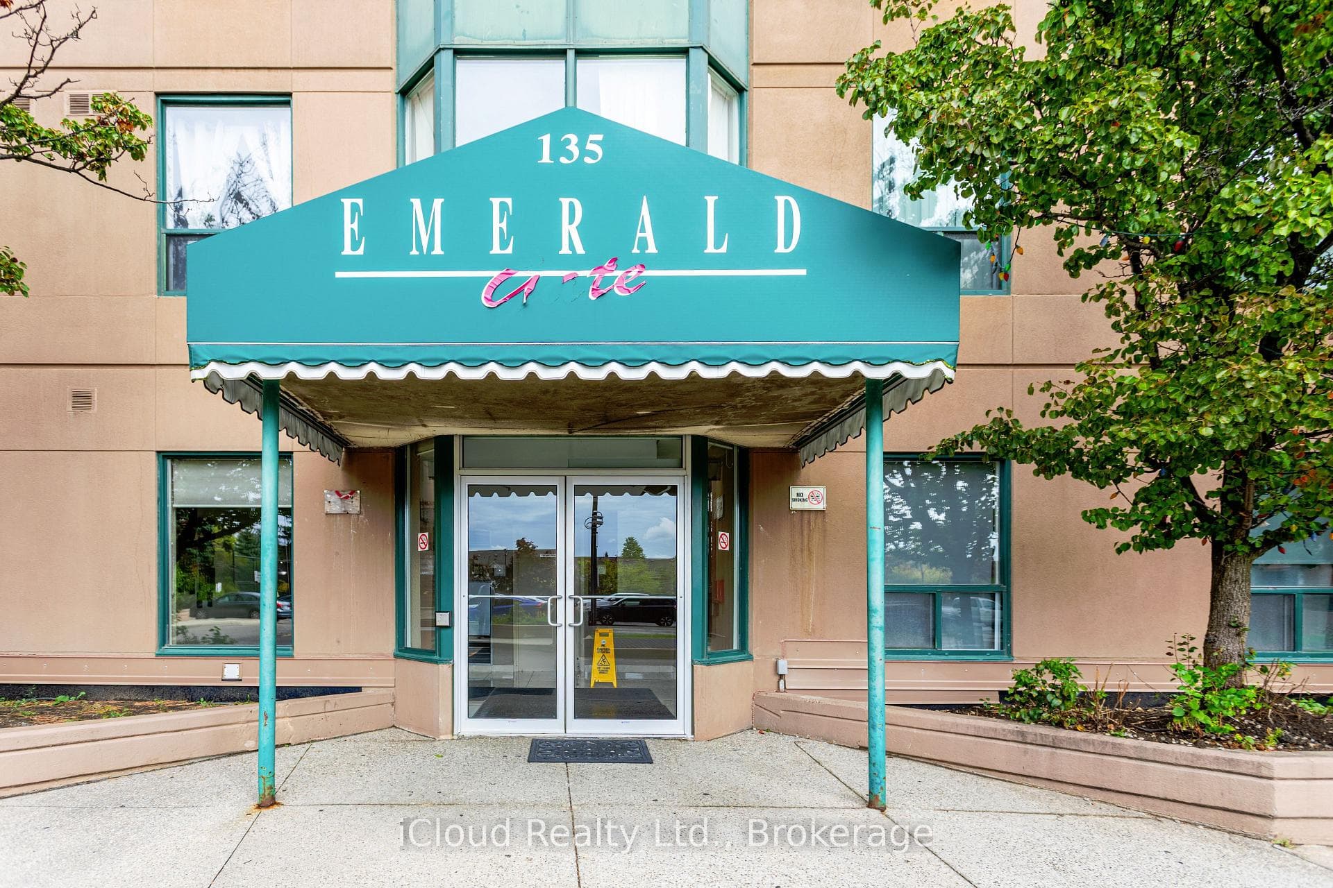 135 Hillcrest Avenue 903, Mississauga, ON L5B 4B1