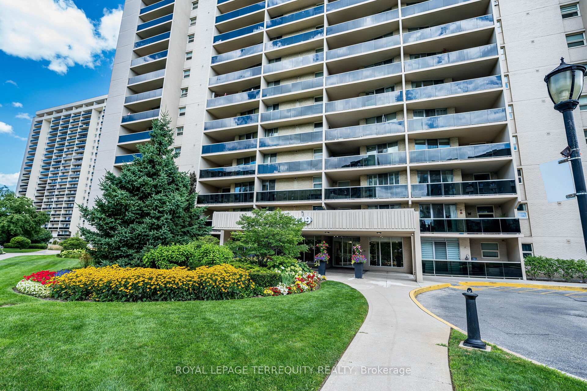 299 Mill Road 210, Toronto, ON M9C 4V9