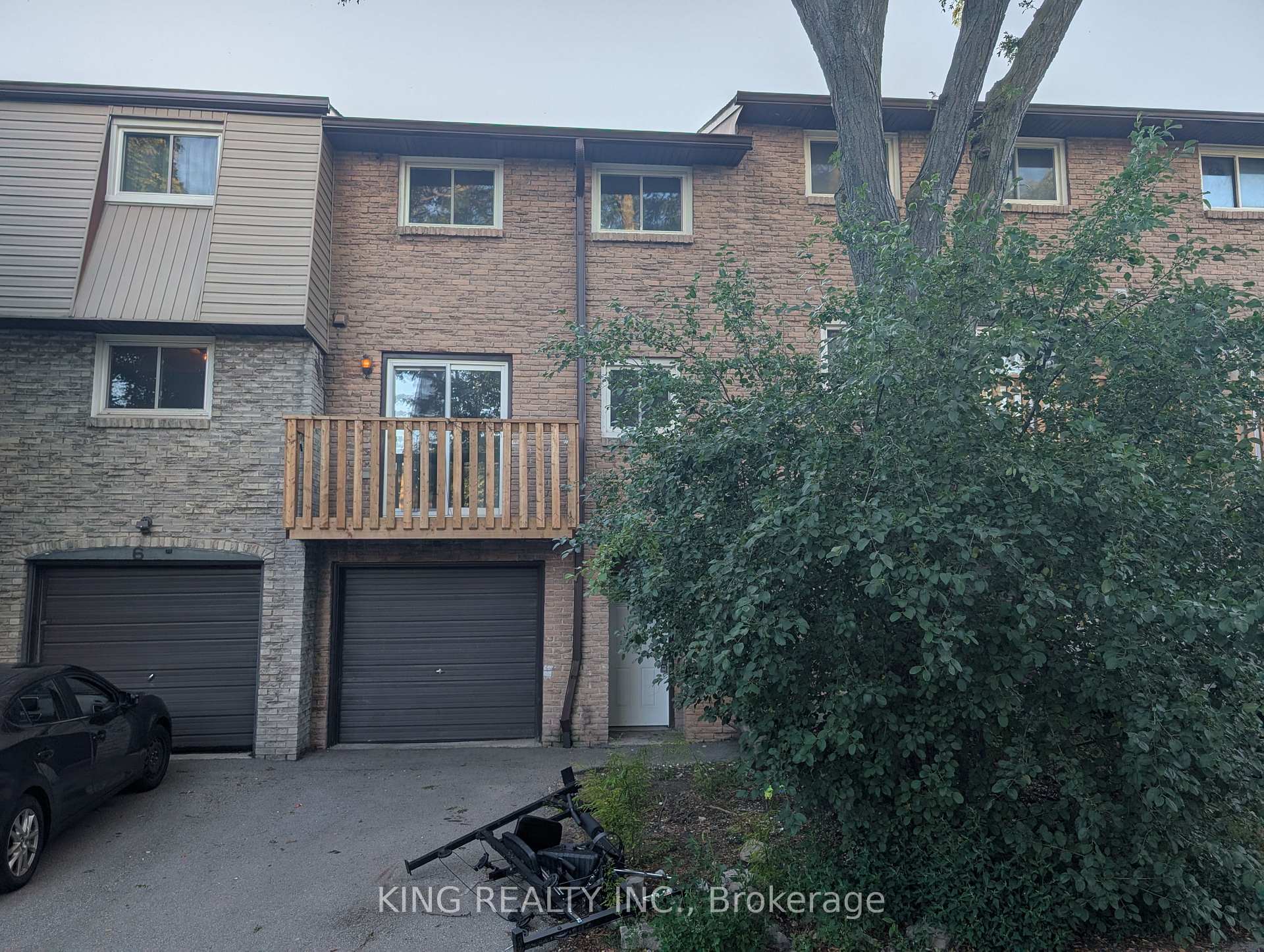 985 Limeridge Road E 7, Hamilton, ON L8W 1X9