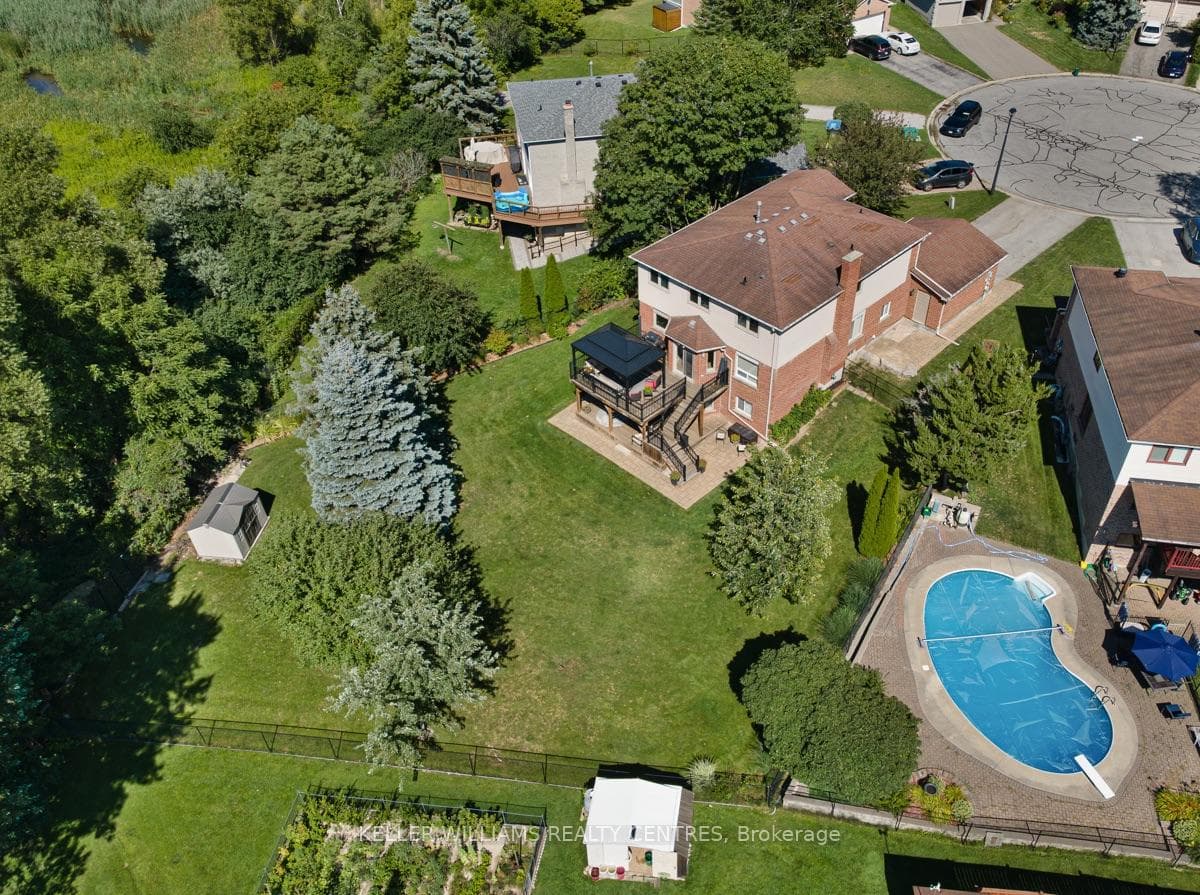 468 Dorchester Court, Newmarket, ON L3Y 7Z7