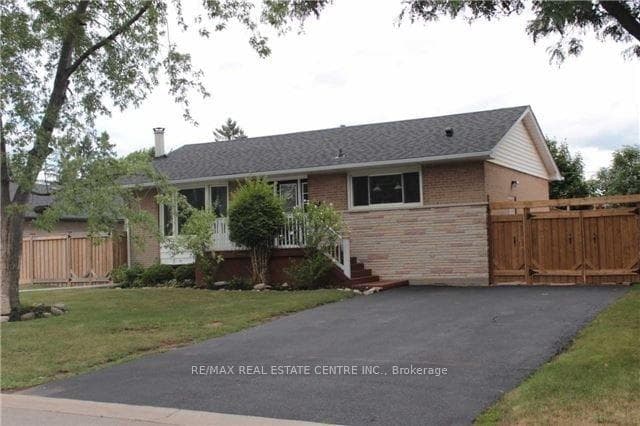 363 Duncombe Drive, Burlington, ON L7L 4M2