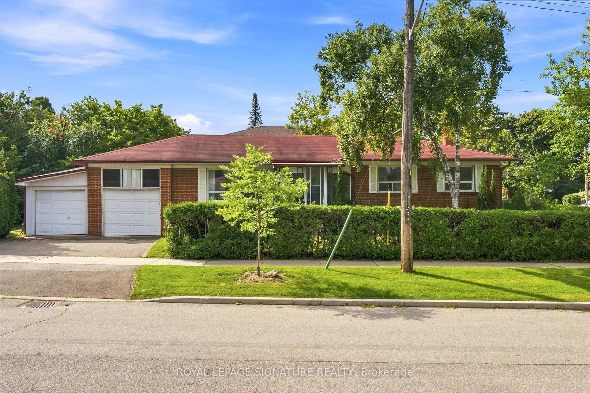 1 Dalegrove Crescent, Toronto, ON M9B 6A5