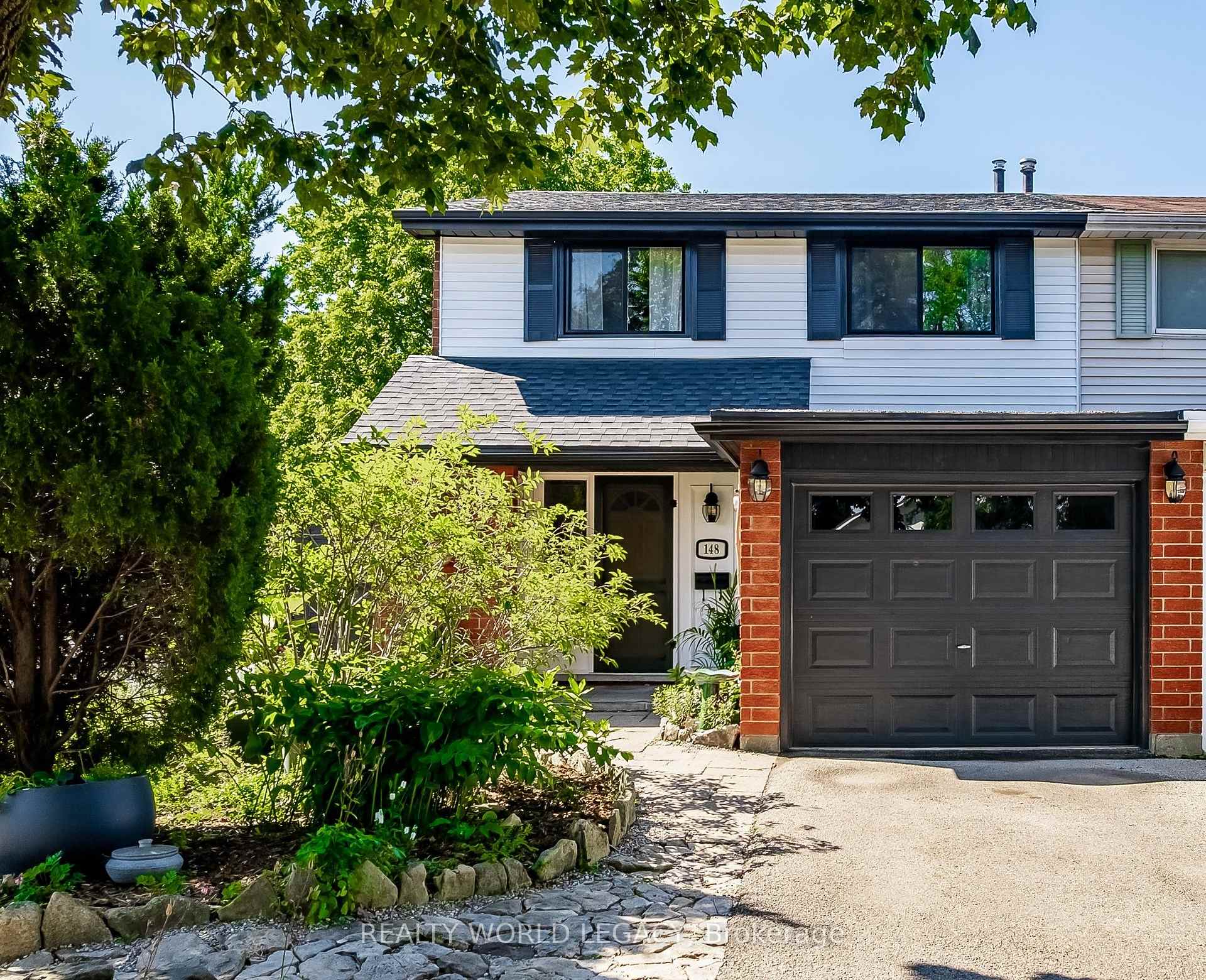 148 St Andrews Drive, Hamilton, ON L8K 6C3