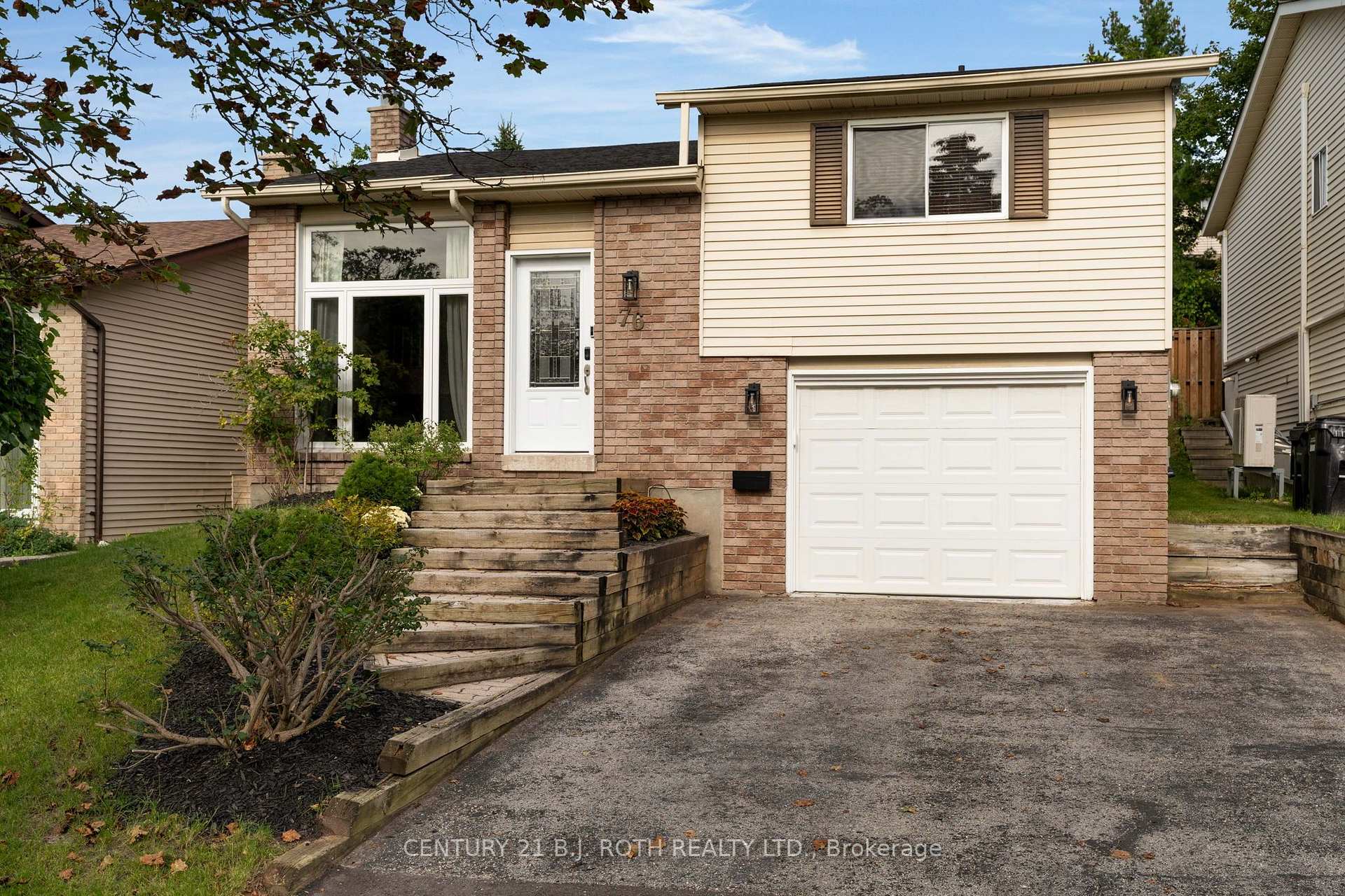 76 Fox Run, Barrie, ON L4M 5A8