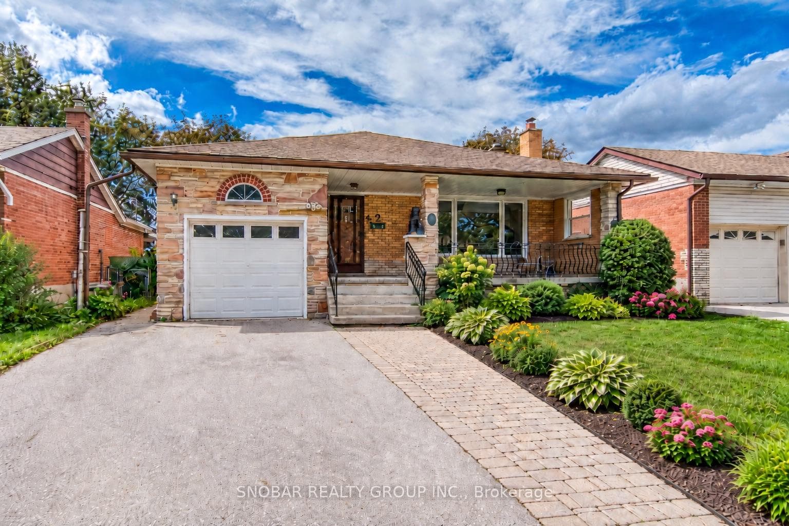 42 Newstead Road, Toronto, ON M9P 3G3