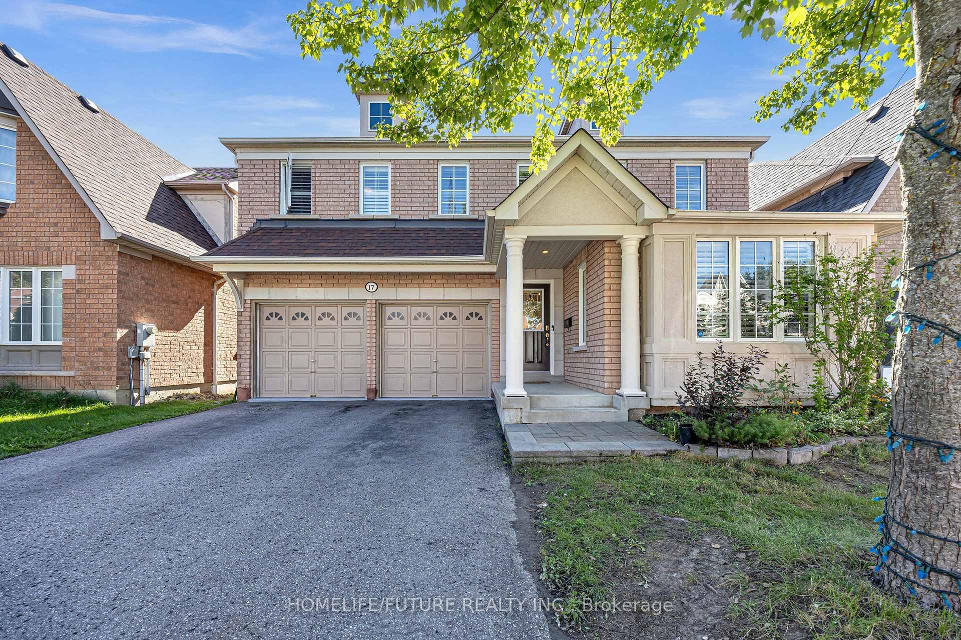 17 Grainger Crescent, Ajax, ON L1T 4Y7