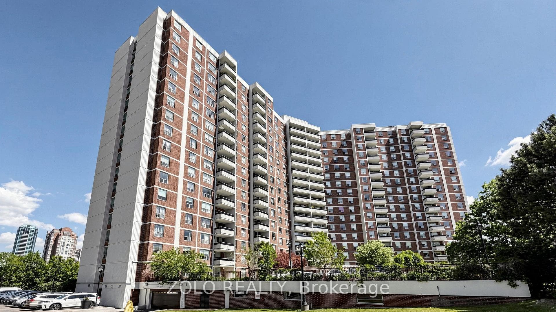 20 Edgecliff Golfway 915, Toronto, ON M3C 3A4
