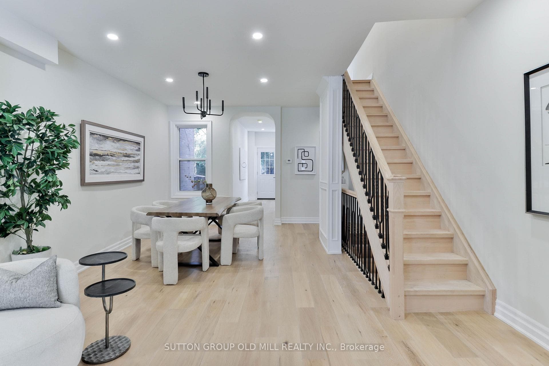 28 Eastmount Avenue, Toronto, ON M4K 1V1