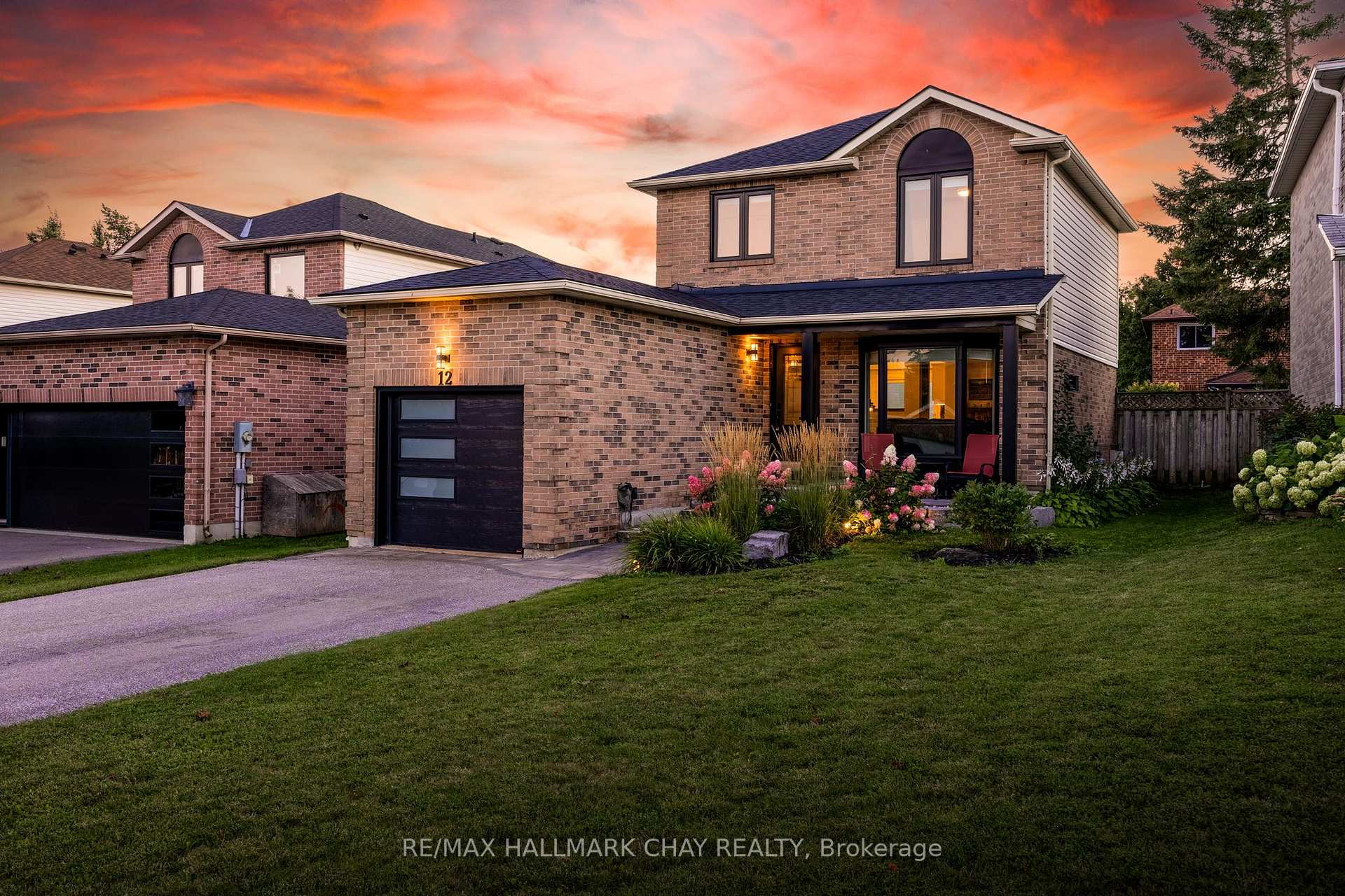 12 Grasett Crescent, Barrie, ON L4N 6Z8