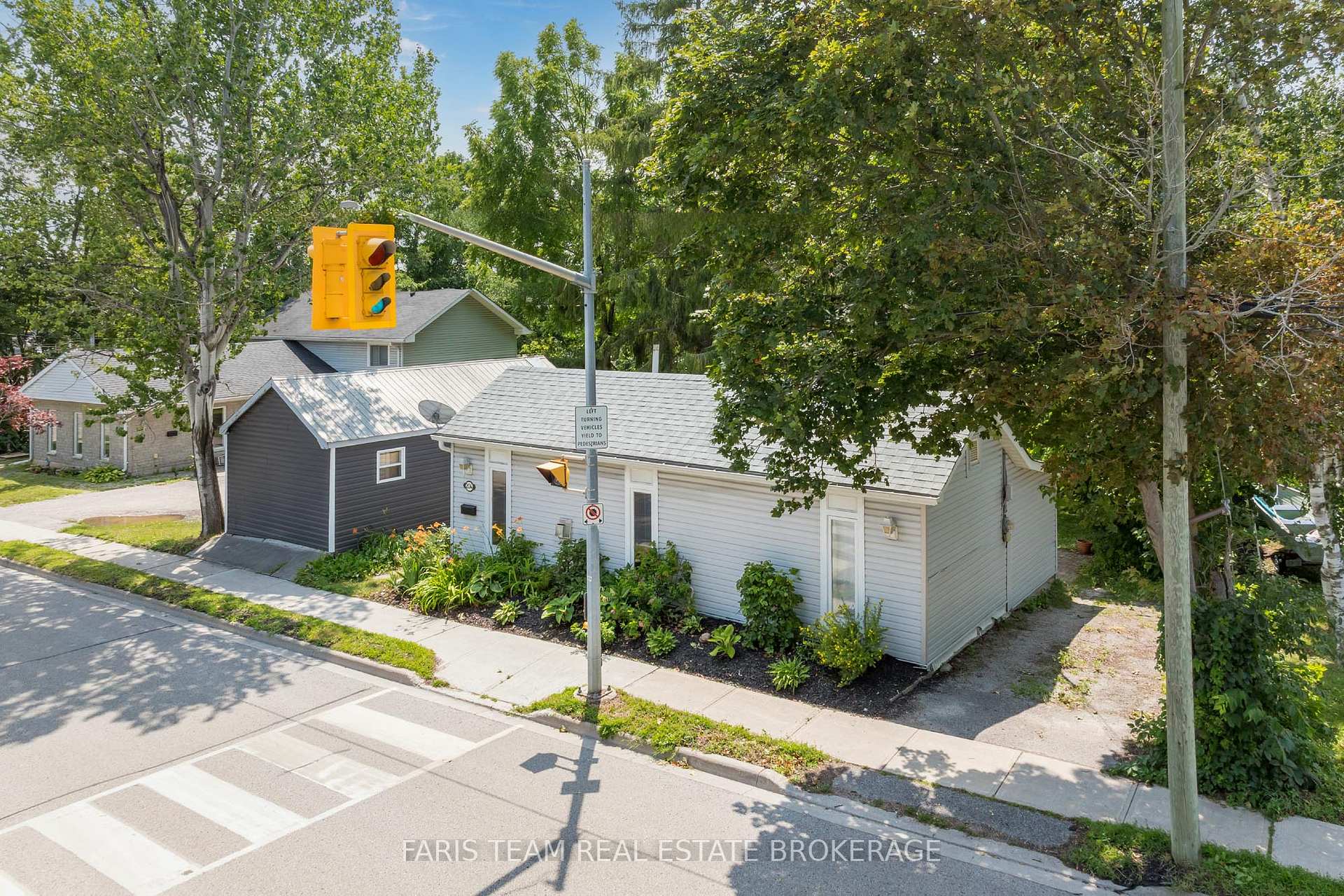 204 Cox Mill Road, Barrie, ON L4N 4G5