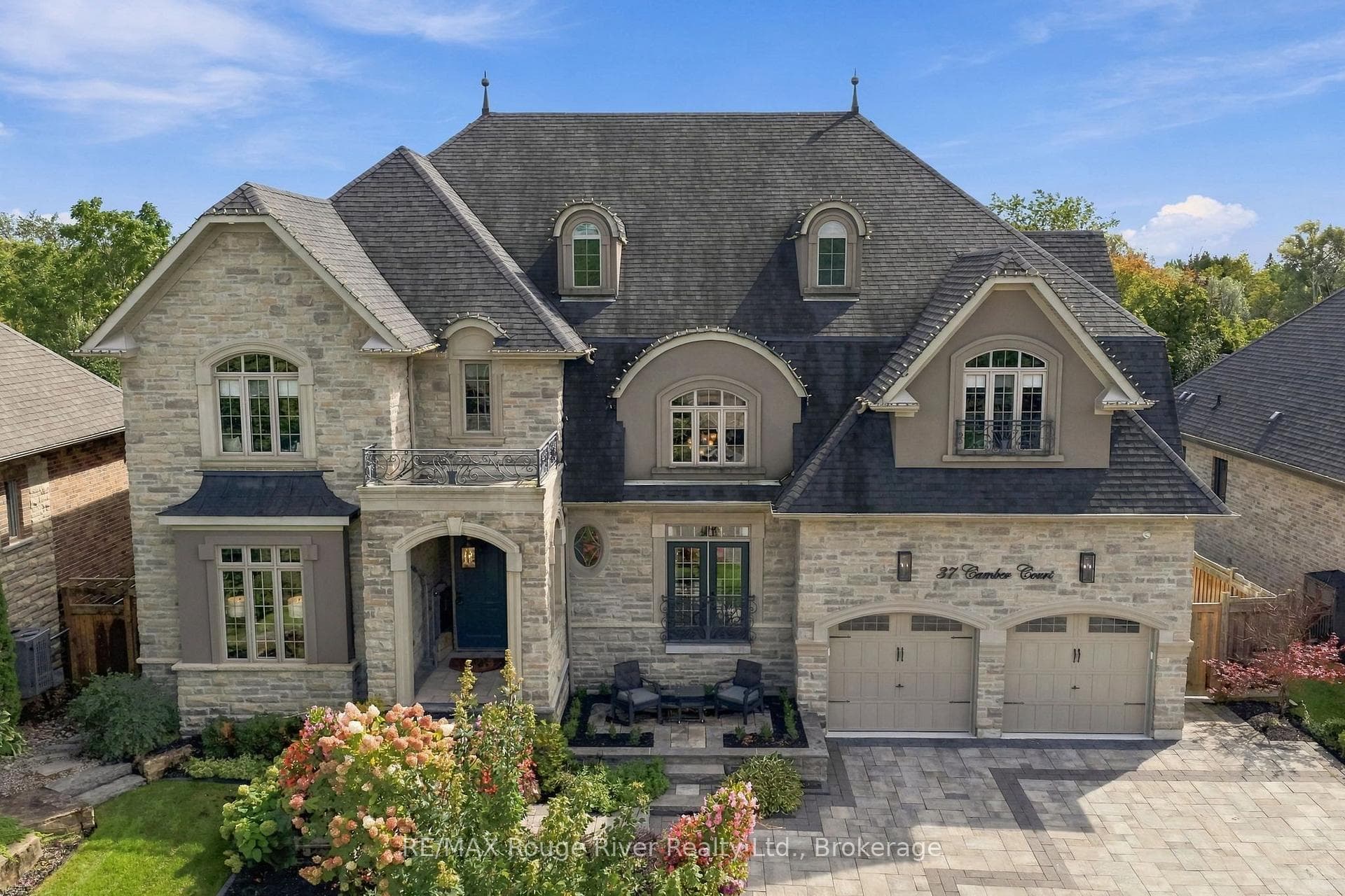37 Camber Court, Whitby, ON L1M 0K4