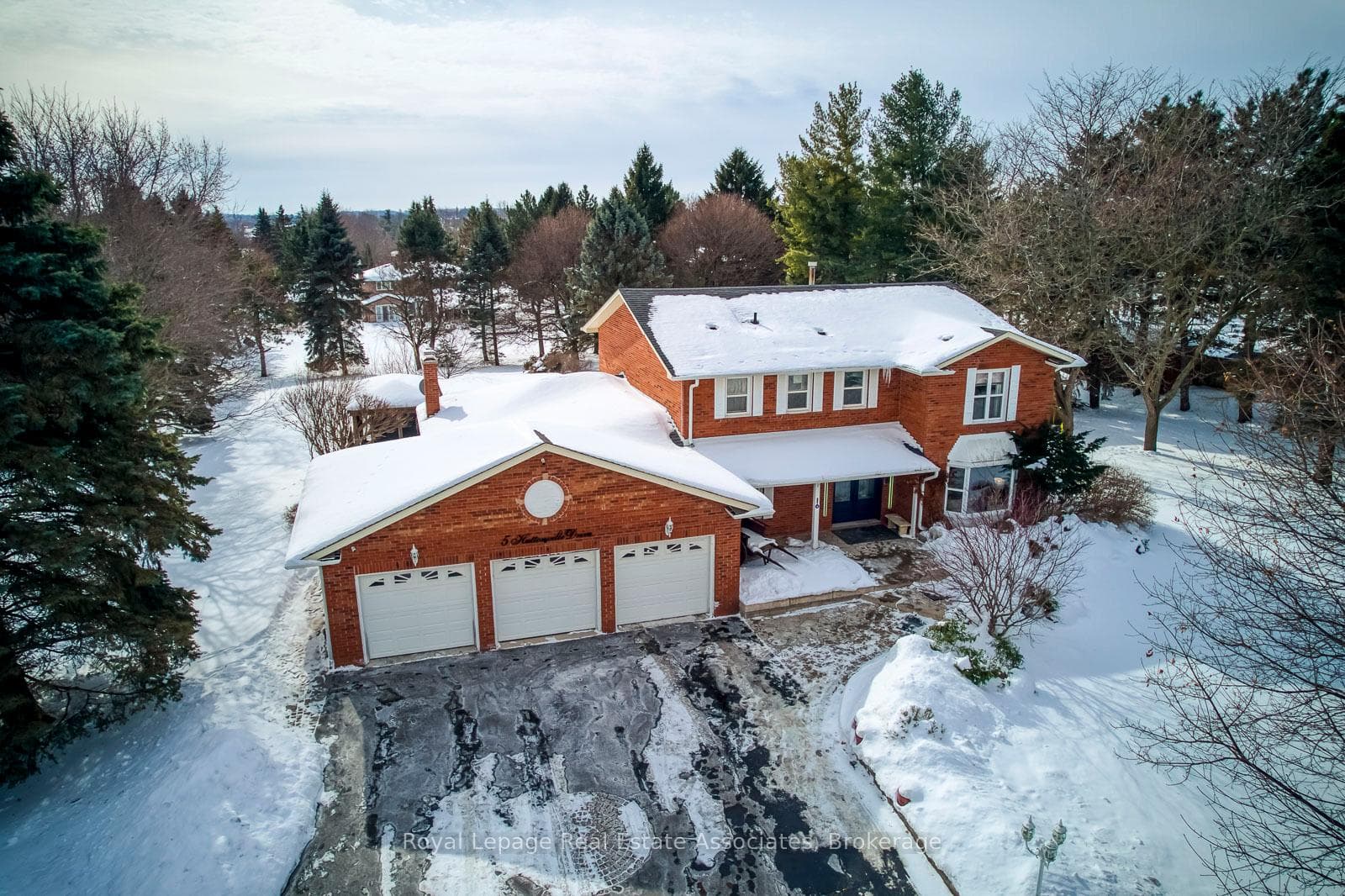 5 Huttonville Drive, Brampton, ON L6X 0C2