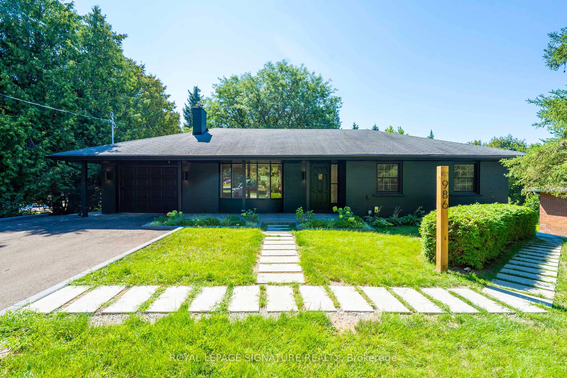 986 Srigley Street, Newmarket, ON L3Y 1Y3