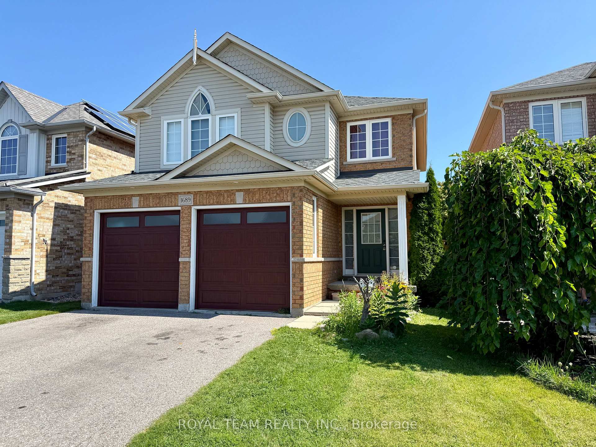1689 Whitestone Drive, Oshawa, ON L1K 2X2