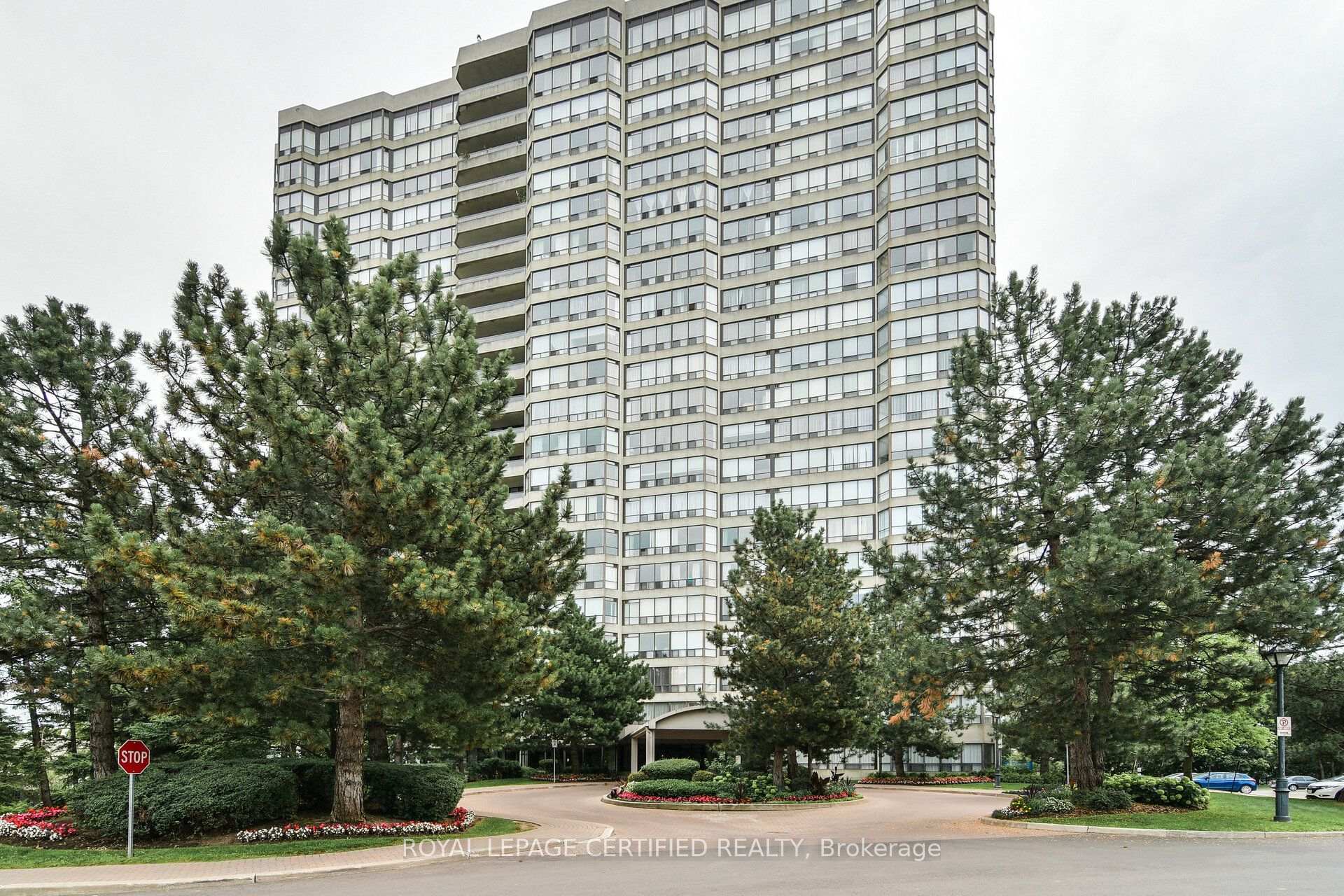 24 Hanover Road 1610, Brampton, ON L6S 5K8