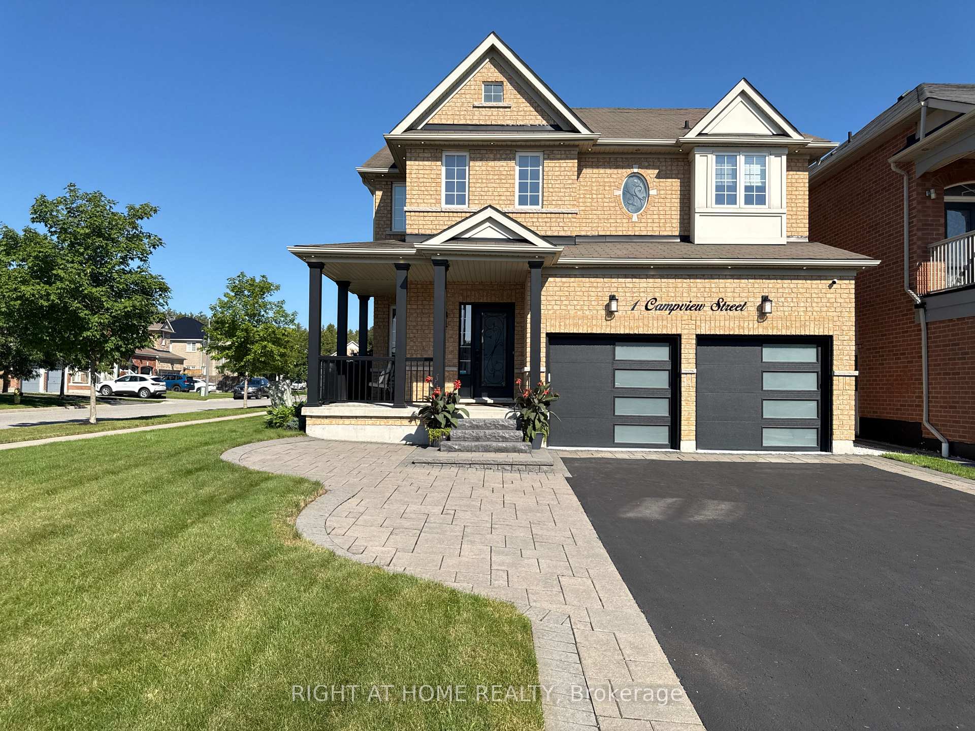 1 Campview Street, Whitby, ON L1R 0K5