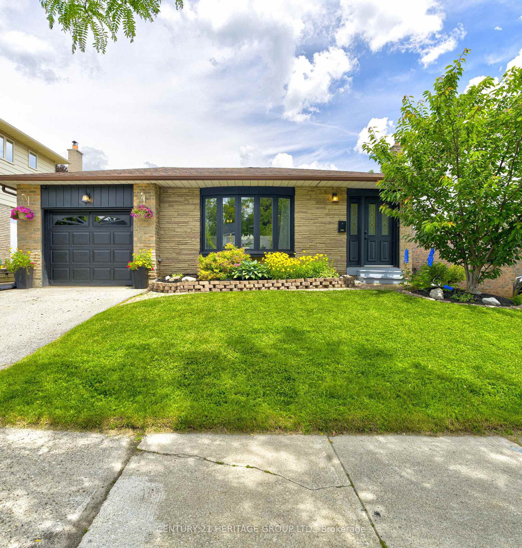 2379 Duncaster Drive, Burlington, ON L7P 3V9