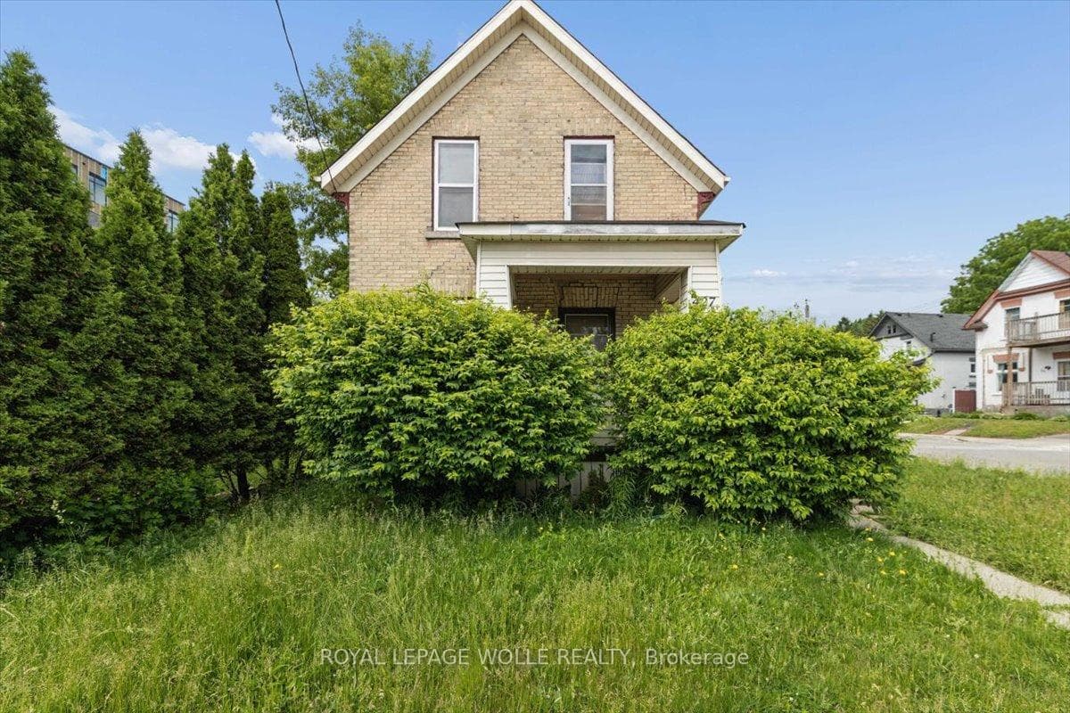 427 Duke Street W, Kitchener, ON N2H 3Y6